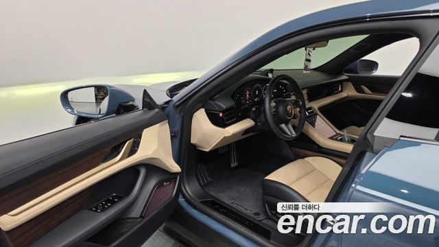 Porsche Taycan 2025 — photo 13
