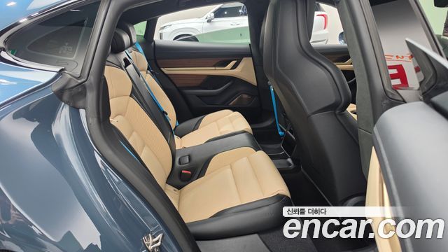 Porsche Taycan 2025 — photo 17