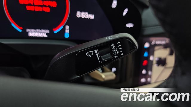 Porsche Taycan 2025 — photo 26