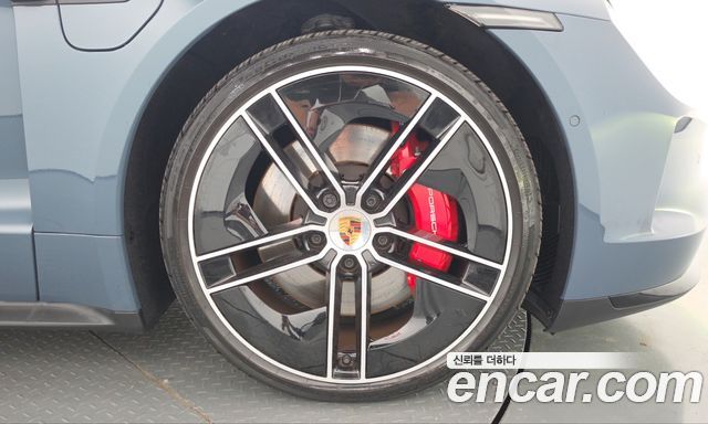 Porsche Taycan 2025 — photo 7
