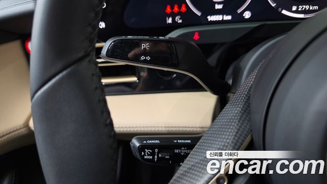 Porsche Taycan 2025 — photo 27