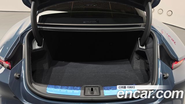 Porsche Taycan 2025 — photo 33
