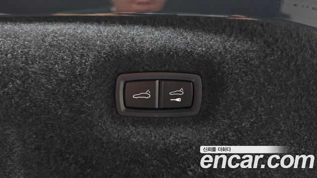 Porsche Taycan 2025 — photo 34