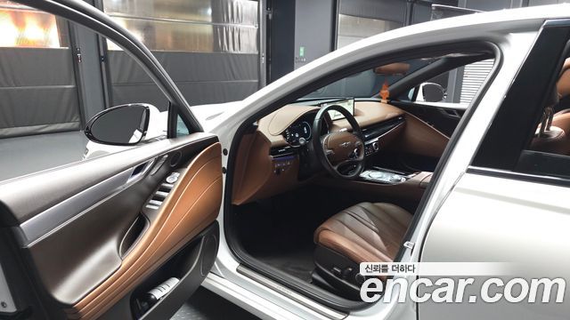 Genesis G80 2022 — photo 13