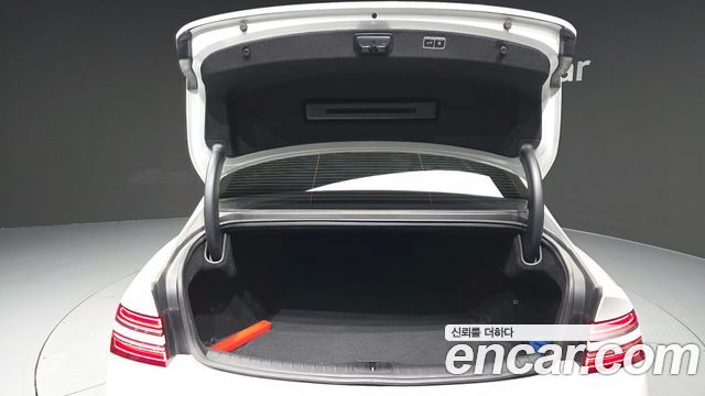 Genesis G80 2022 — photo 26