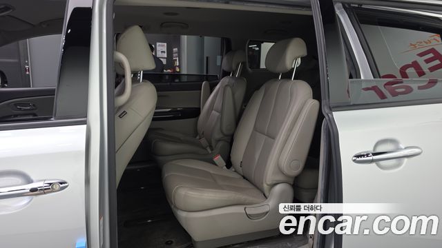 Kia Canival 2016 — photo 11
