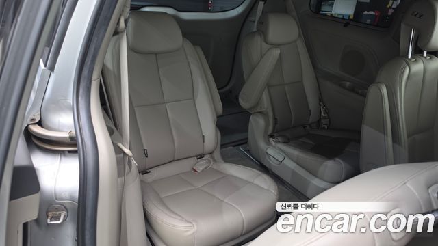 Kia Canival 2016 — photo 19