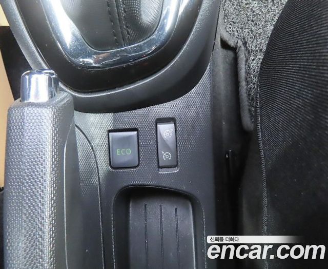 Renault Korea QM3 2015 — photo 12