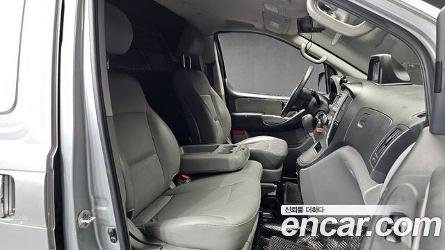 Hyundai Starex 2015 — photo 11