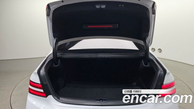 Genesis G90 2019 — photo 20