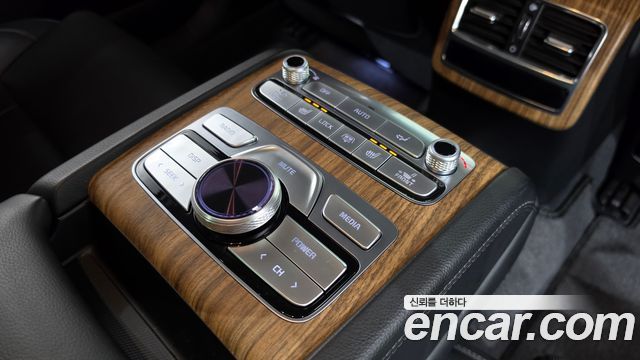 Kia K9 2022 — photo 32