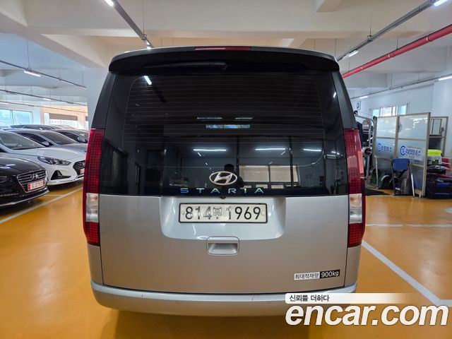 Hyundai Staria 2023 — photo 4