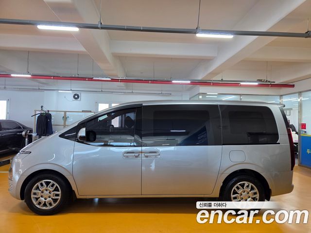 Hyundai Staria 2023 — photo 5