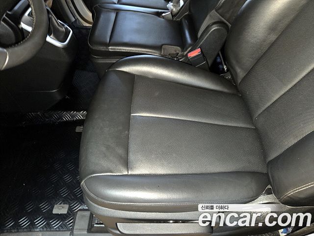 Hyundai Staria 2023 — photo 9