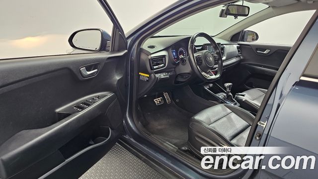 Kia Stonic 2018 — photo 13