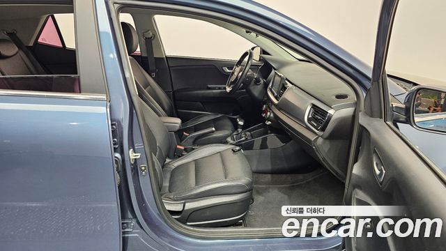 Kia Stonic 2018 — photo 16