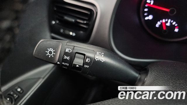 Kia Stonic 2018 — photo 29