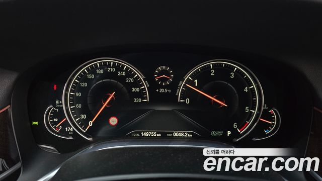 BMW 7-Series 2016 — photo 10