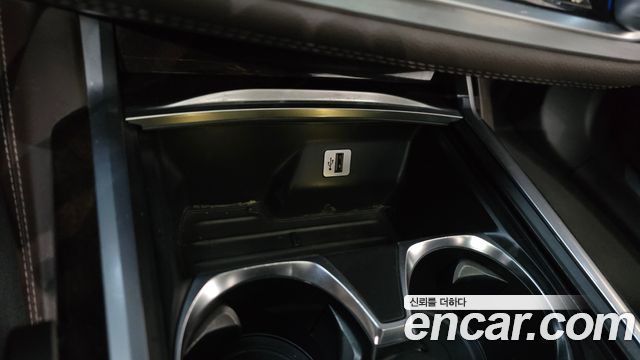 BMW 7-Series 2016 — photo 30