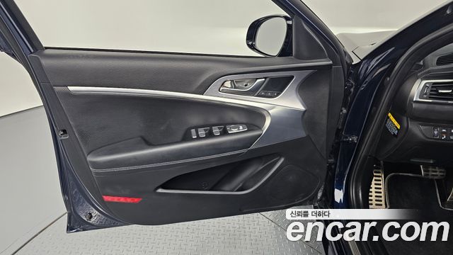 Genesis G70 2019 — photo 14