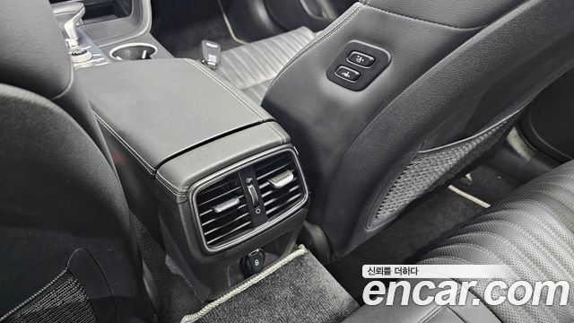 Genesis G70 2019 — photo 31