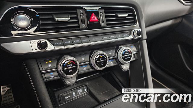 Genesis G70 2019 — photo 34