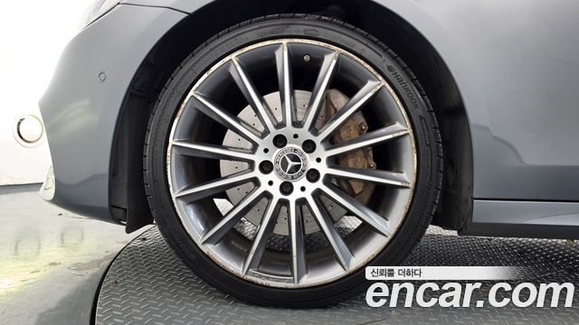 Mercedes-Benz E-Class 2017 — photo 5