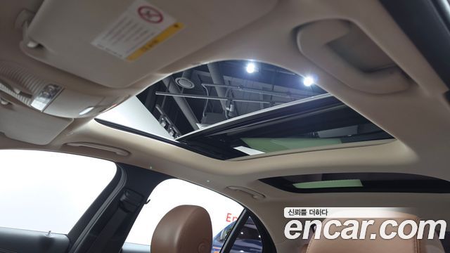 Mercedes-Benz E-Class 2017 — photo 19