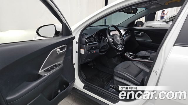 Kia Niro 2023 — photo 10