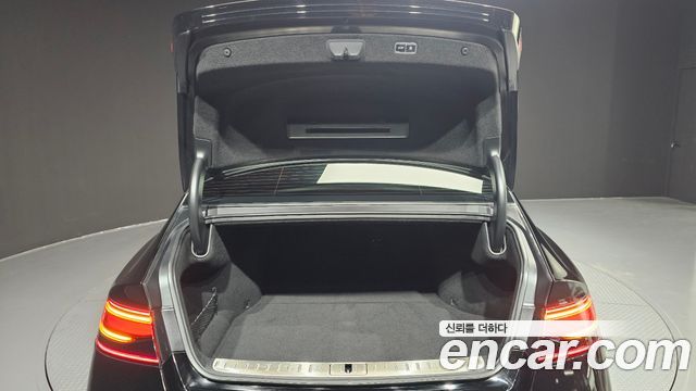 Genesis G90 2022 — photo 26