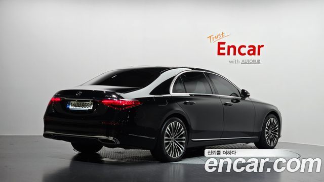 Mercedes-Benz S-Class 2023 — photo 2