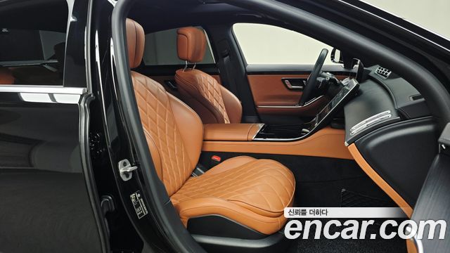Mercedes-Benz S-Class 2023 — photo 18