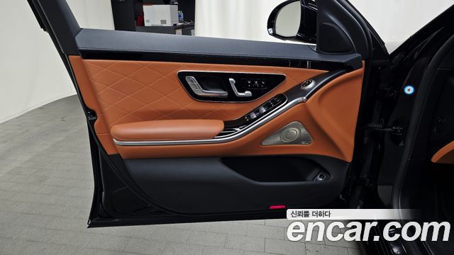 Mercedes-Benz S-Class 2023 — photo 14