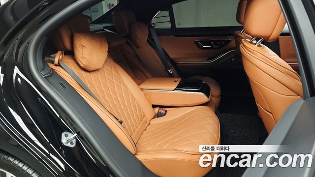 Mercedes-Benz S-Class 2023 — photo 16