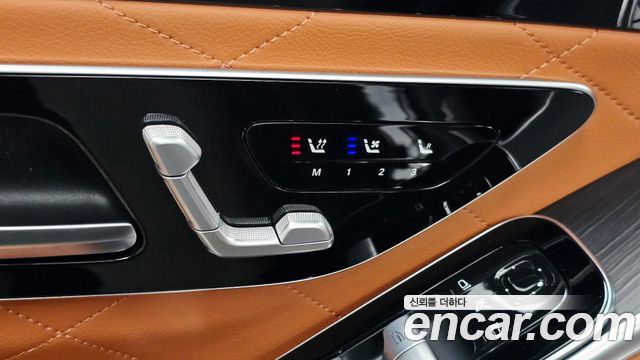 Mercedes-Benz S-Class 2023 — photo 28