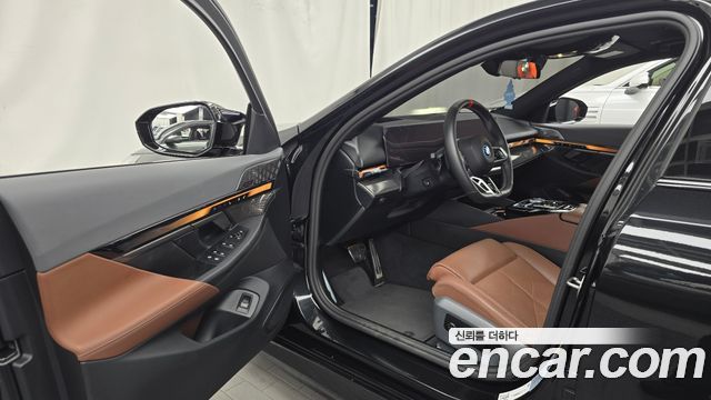 BMW i5 2024 — photo 13