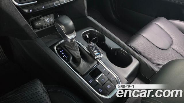 Hyundai Santafe 2019 — photo 12