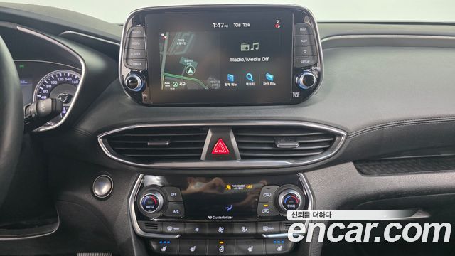 Hyundai Santafe 2019 — photo 18
