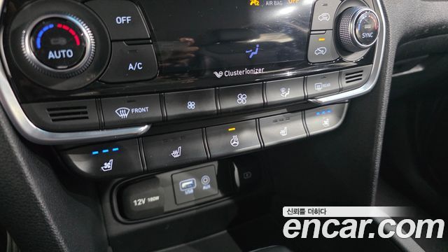 Hyundai Santafe 2019 — photo 29