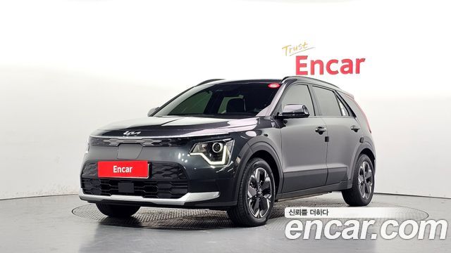 Kia Niro 2023 — photo 1
