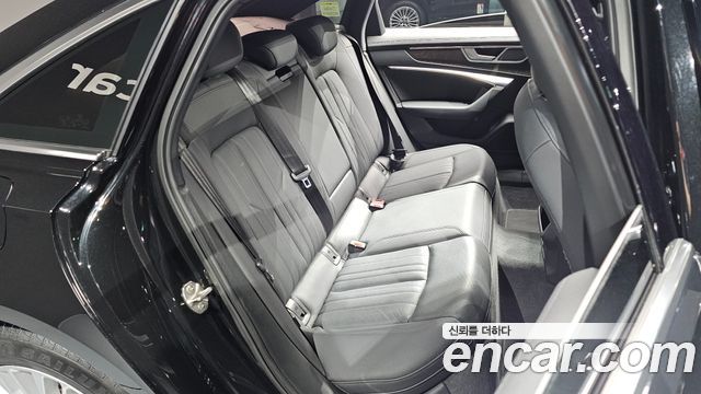 Audi A6 2020 — photo 17