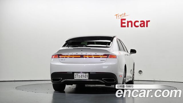 Lincoln MKZ 2020 — photo 4