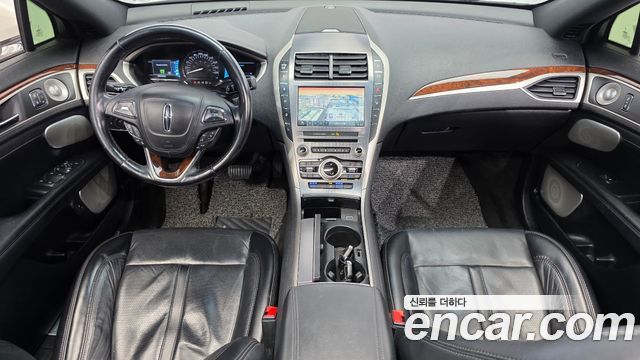 Lincoln MKZ 2020 — photo 10