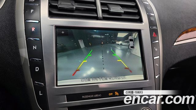 Lincoln MKZ 2020 — photo 21