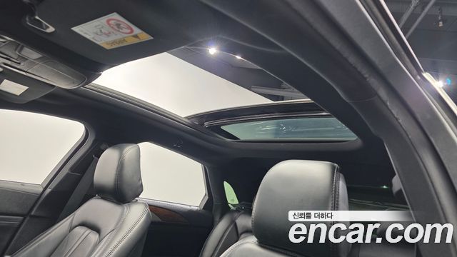 Lincoln MKZ 2020 — photo 25