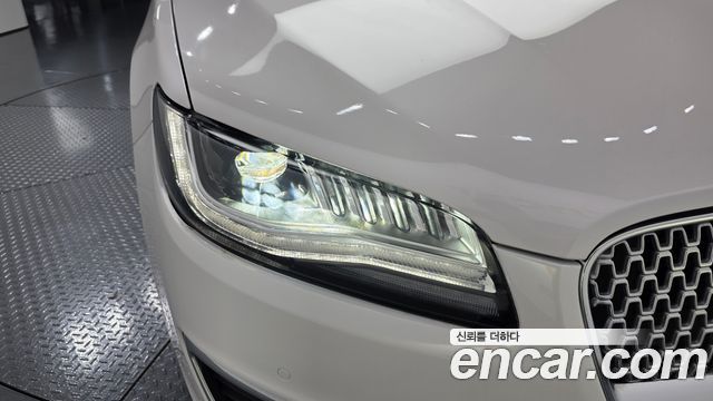 Lincoln MKZ 2020 — photo 8