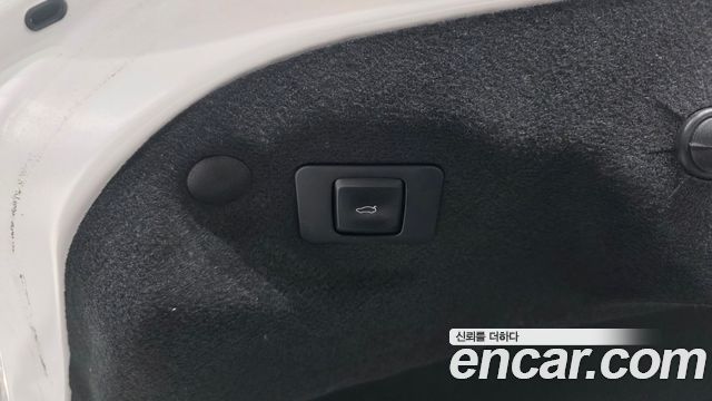 Lincoln MKZ 2020 — photo 33