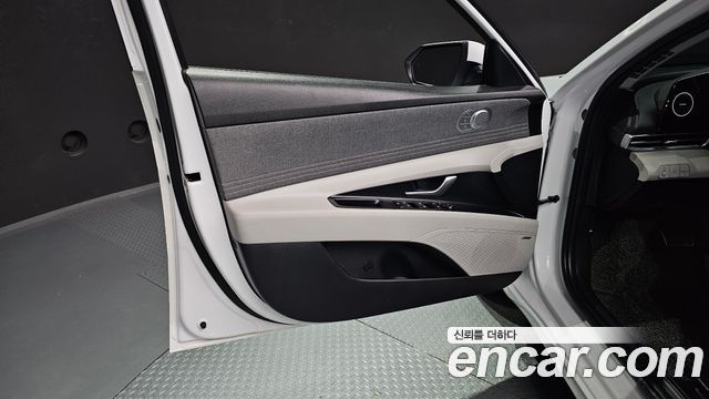Hyundai AVANTE 2022 — photo 14