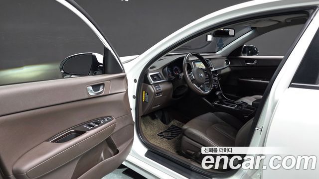 Kia K5 2019 — photo 10