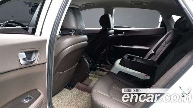Kia K5 2019 — photo 11